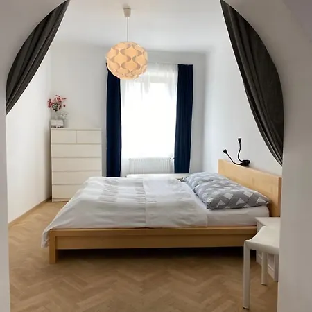 Gaestezimmer Weingut Hoellerer * Engabrunn