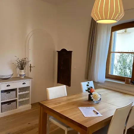 Apartment Gaestezimmer Weingut Hoellerer *