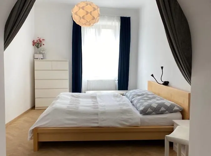 Gaestezimmer Weingut Hoellerer * Engabrunn